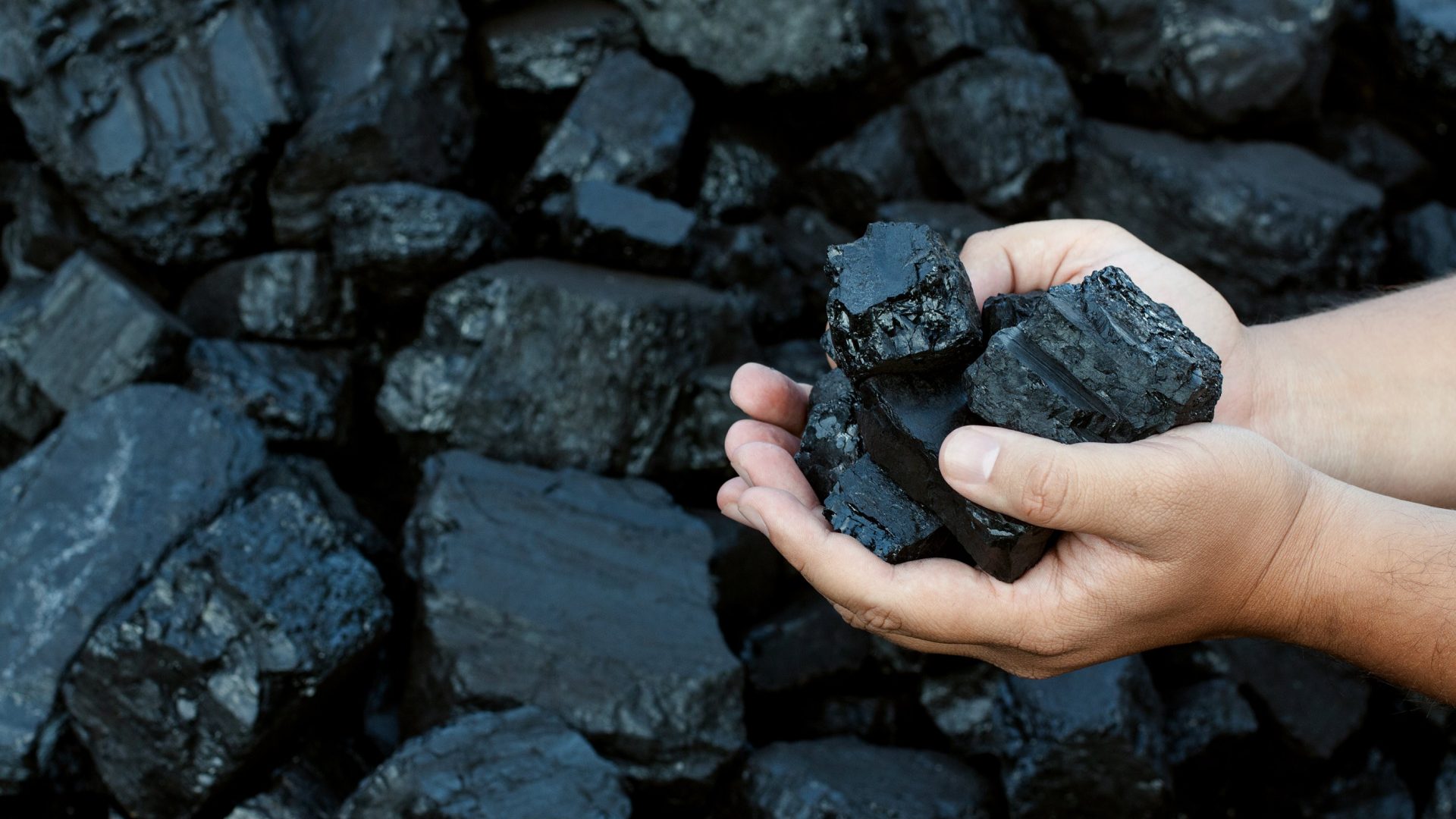 Горючие ископаемые 4. Индия уголь. Каменный уголь. Уголь руда. Природный уголь.